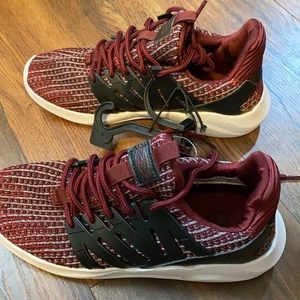 Brand New Size 4 Boys Tennis Shoes